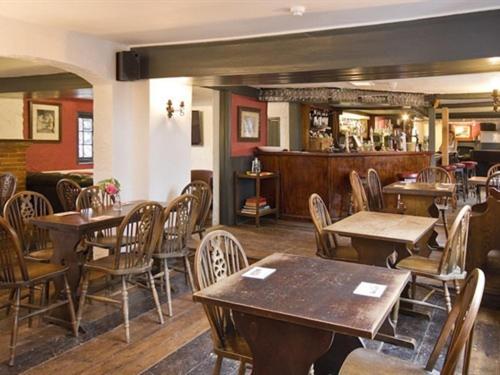 The May Garland Inn Hellingly Buitenkant foto