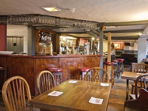 The May Garland Inn Hellingly Buitenkant foto