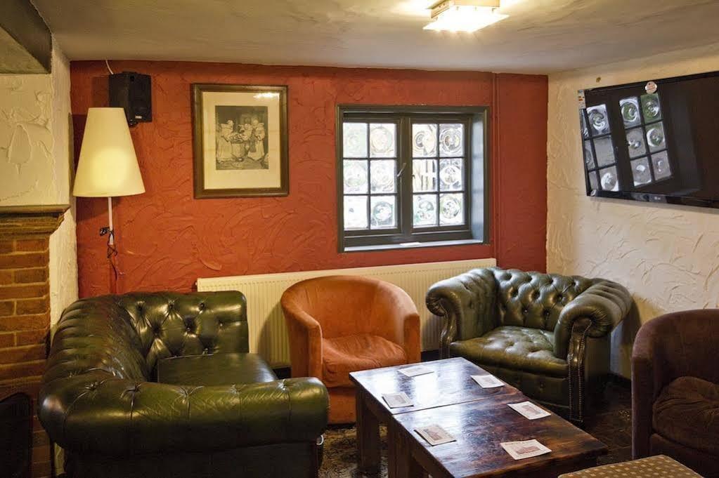 The May Garland Inn Hellingly Buitenkant foto